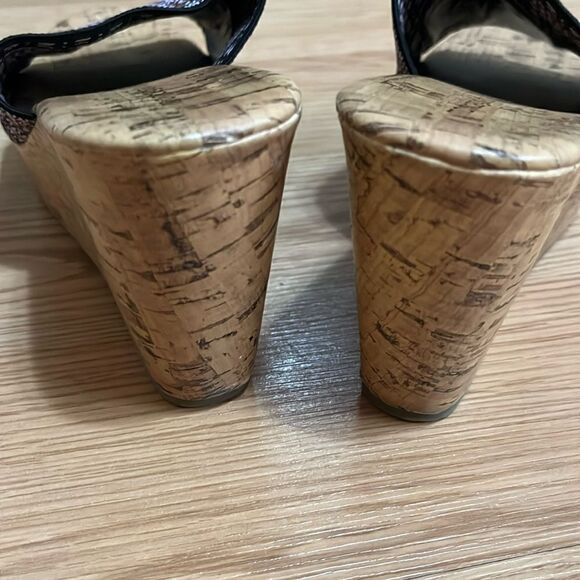 MONTEGO BAY CLUB SIZE 6 1/2 WEDGES - Picture 4 of 6